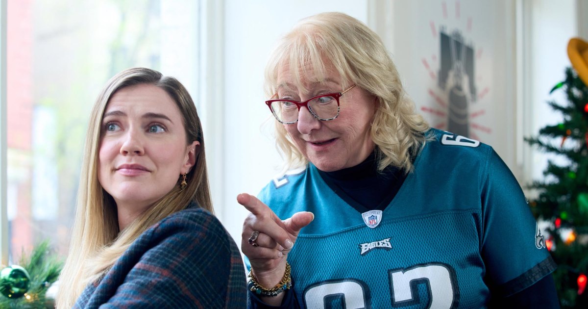 donna-kelce-eagles-hallmark